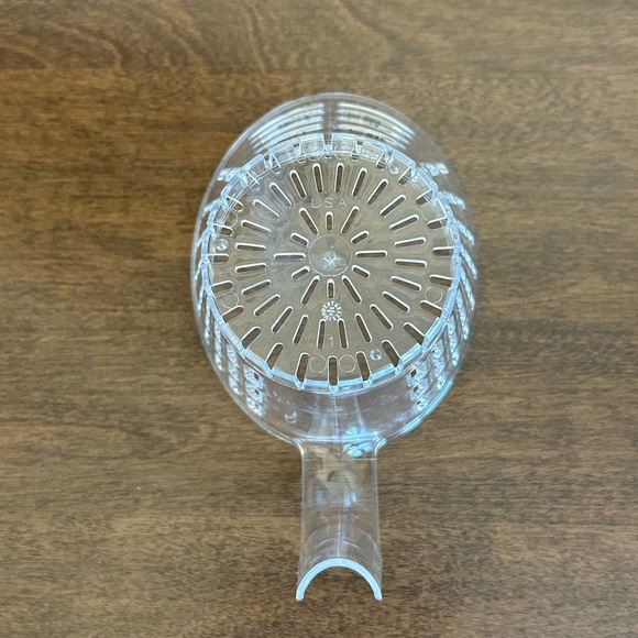 Pampered Chef Kitchen Pampered Chef Easy Read Measuring Colander